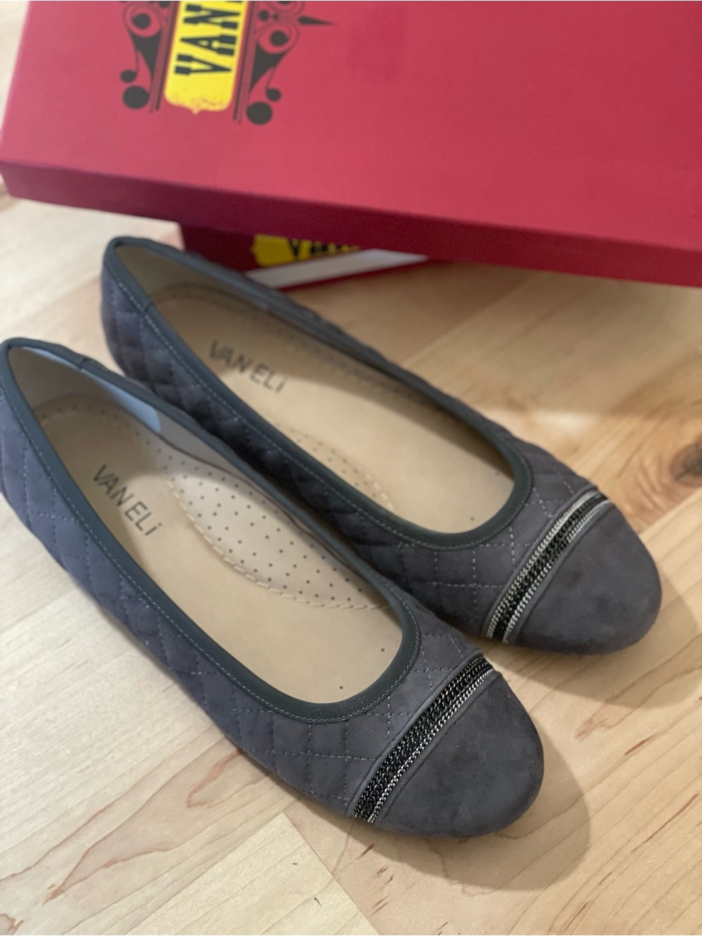 Van Eli Sigrid Ballet Flats Dark Gray Suede Quilted Women’s Size 8M NIB